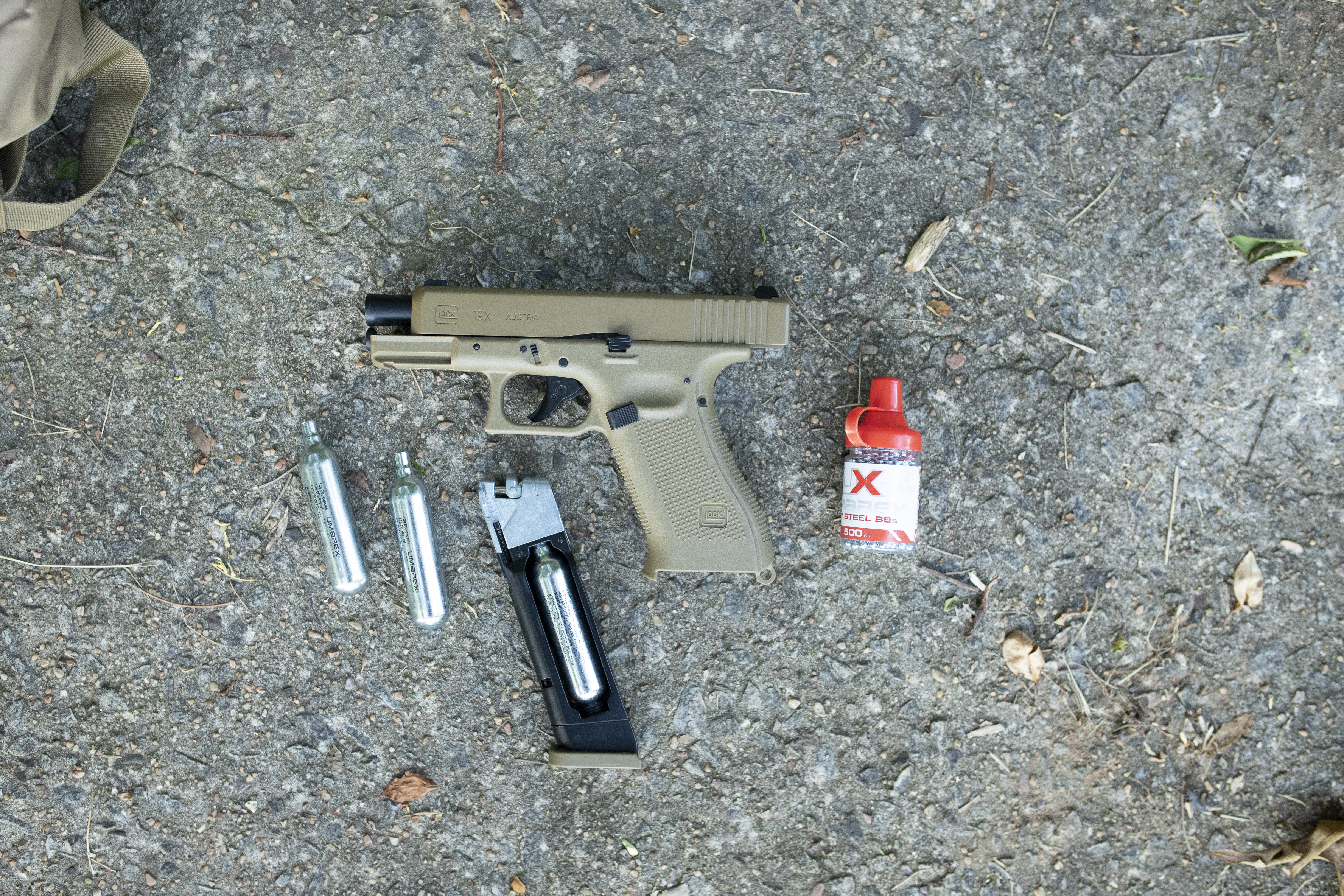 GLOCK 19X CO2 Powered .177 Caliber BB Pistol